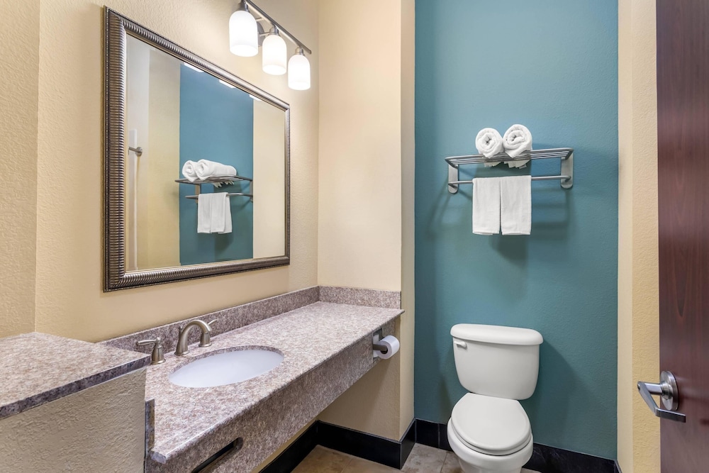 Quality Inn & Suites - Marlin 52/56