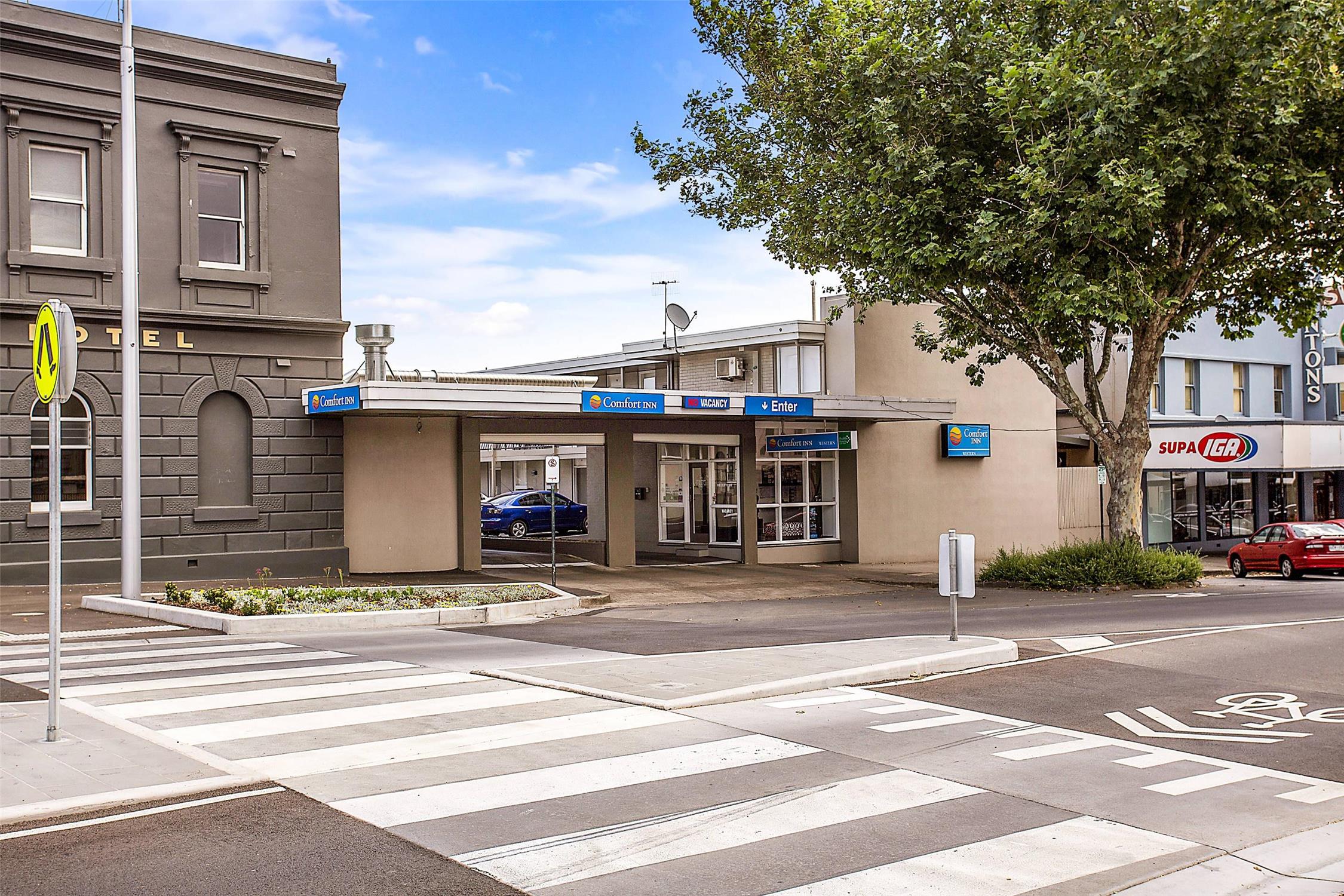 Comfort Inn Western 13/17