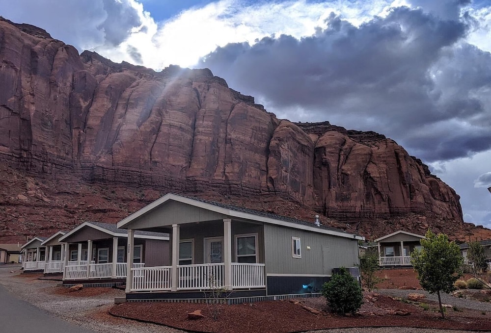 Goulding's Lodge 3/50
