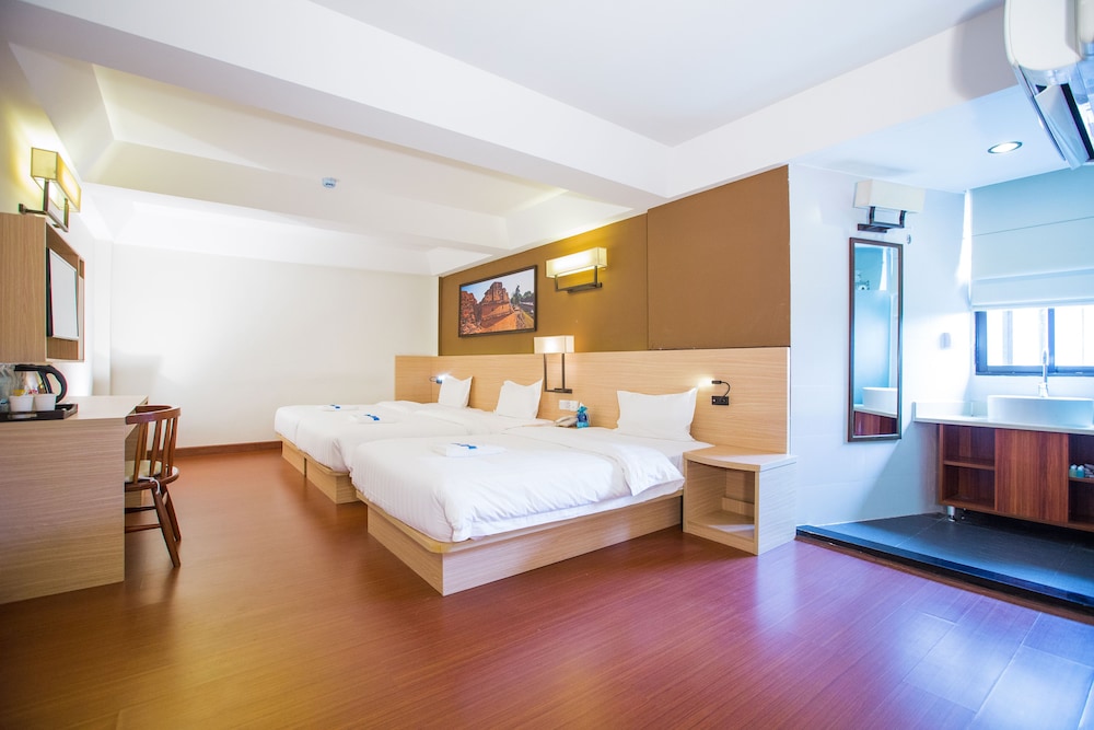 CHIANG ROI 7 DAYS INN 37/51