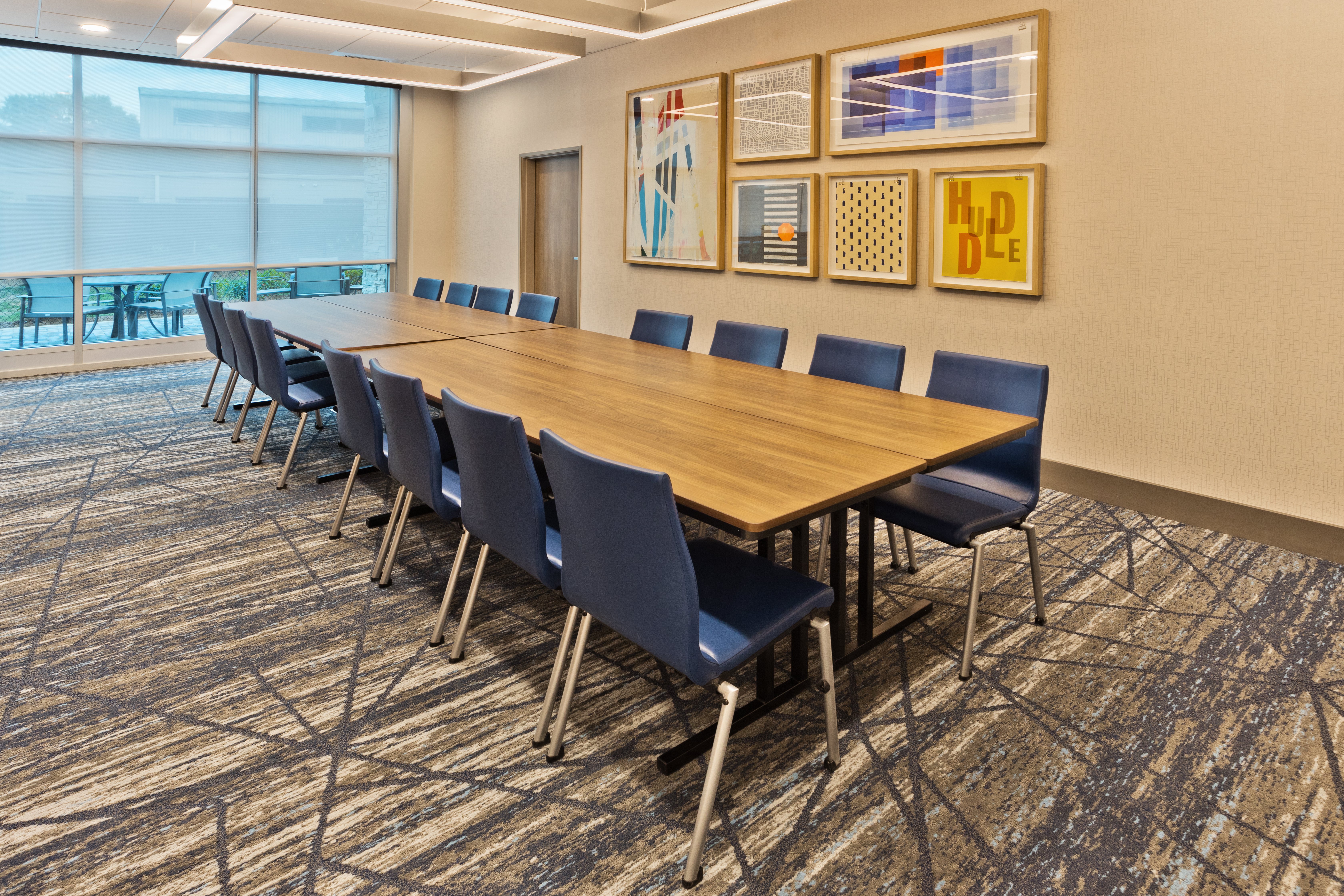 Holiday Inn Express COLUMBUS NORTHEAST 51/54