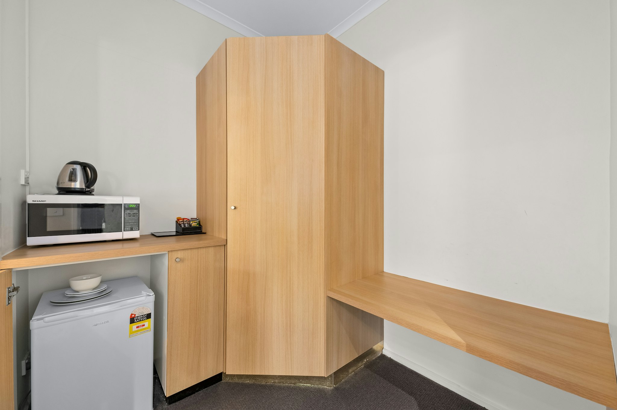 ROWVILLE INTERNATIONAL HOTEL 34/46
