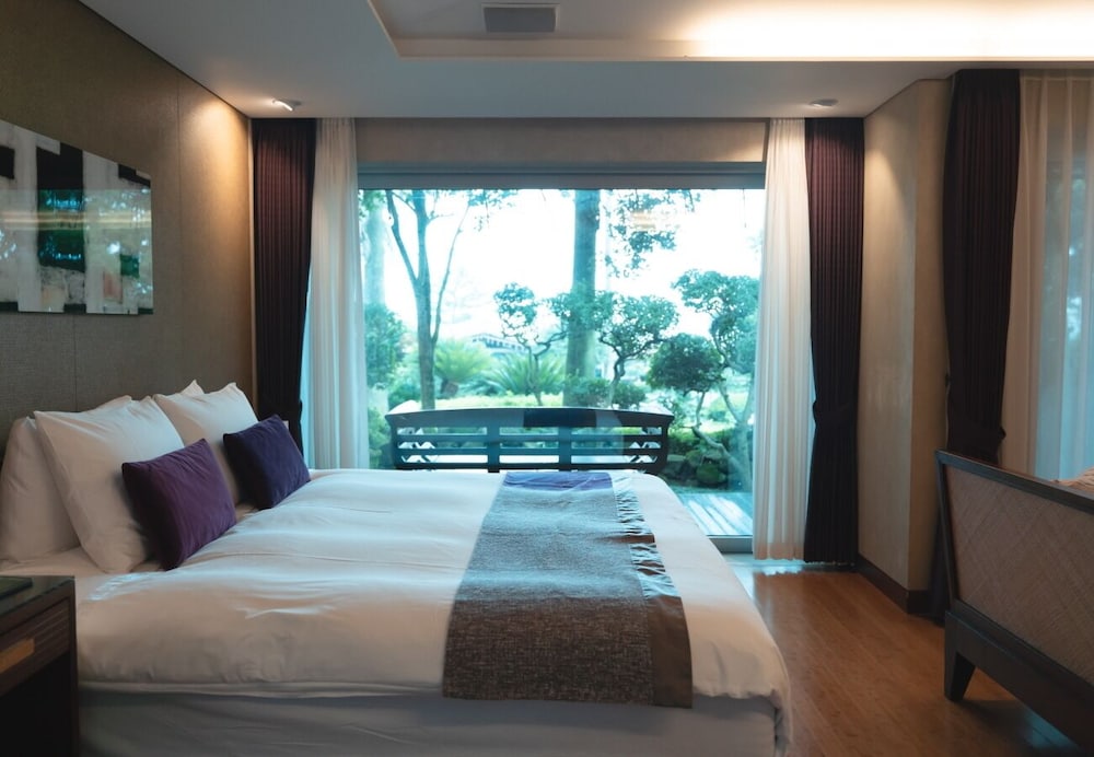 ROYAL, SUITE, PRIVATE POOL