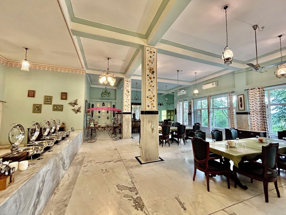Umaid Lake Palace 12/50