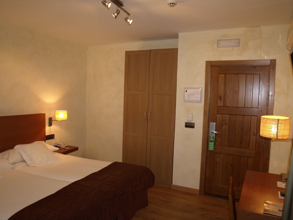 Hotel Las Leyendas 13/60