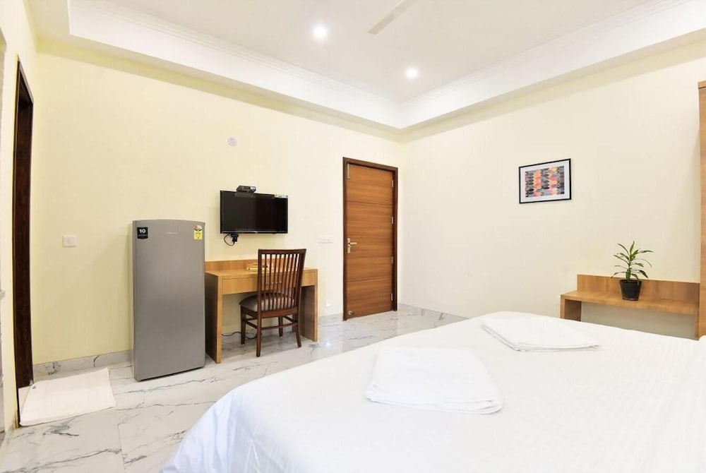ZEN Suites Golf Course Road 24/50