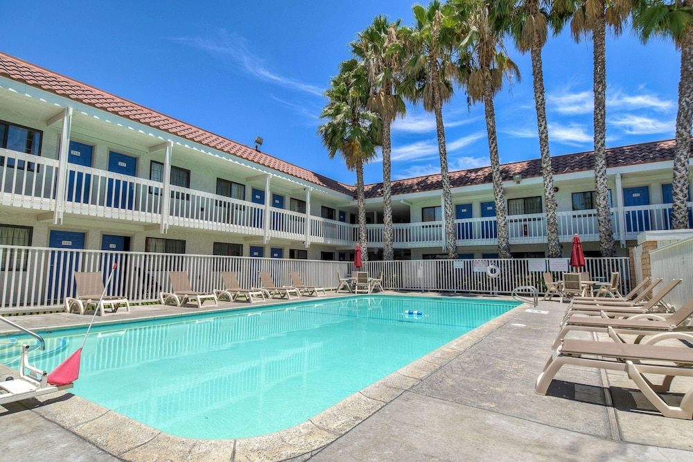 Motel6 Pomona, CA - Los Angeles 29/36