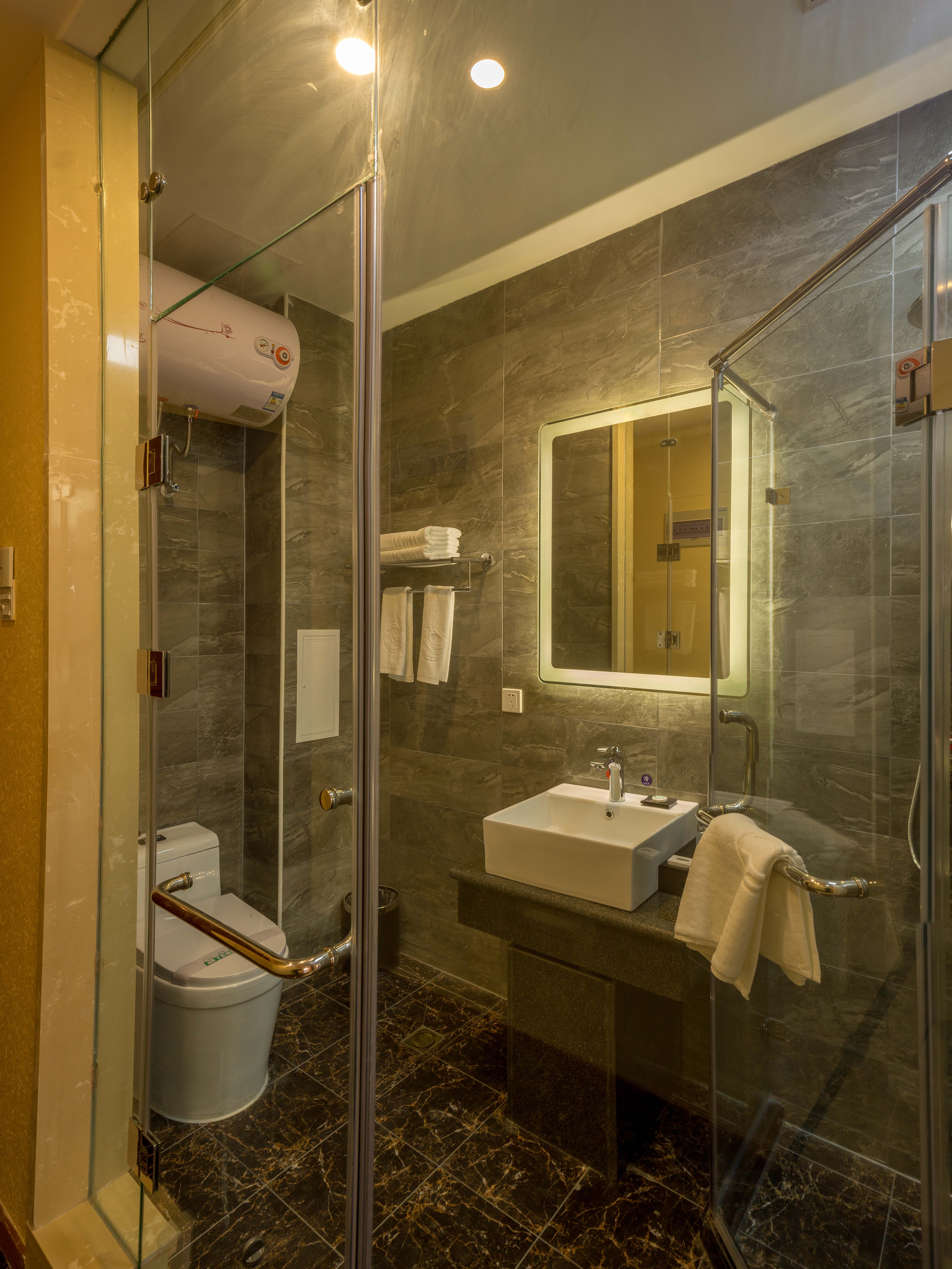 Deluxe, Twin Beds, Hill Lily Hotel 4/4
