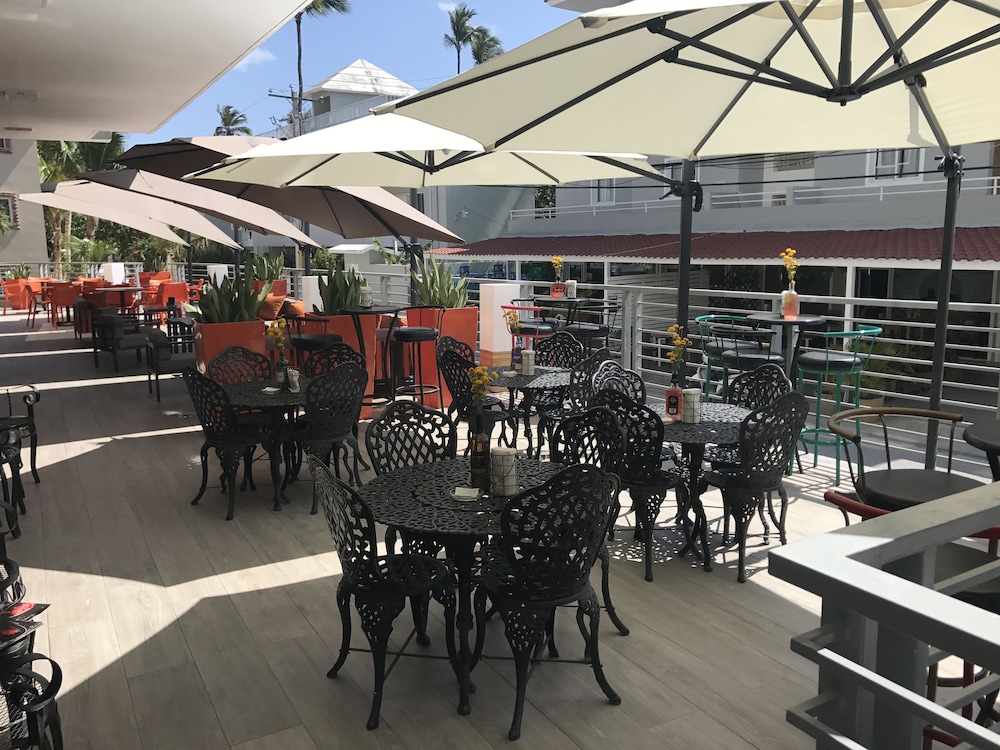 Ducassi Suites Rooftop Pool Beach Spa 58/76