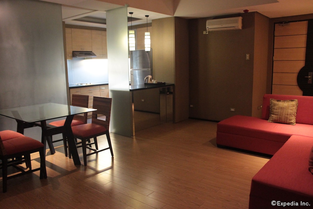 Soleste Suites 45/70