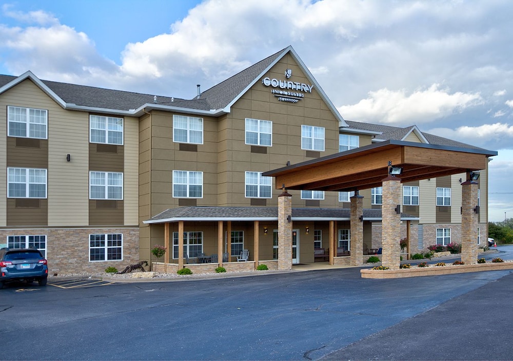 Country Inn & Suites by Radisson, Moline Airport 1/28