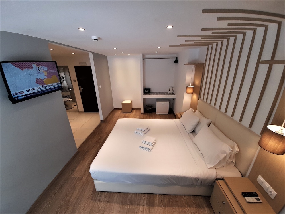 Elite Hotel 12/50