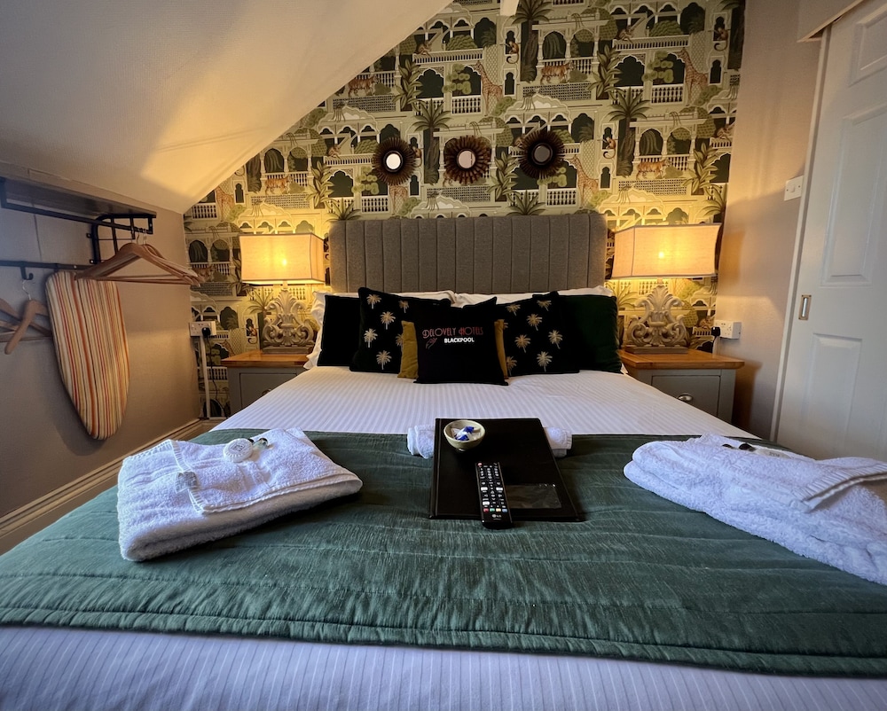 Evergreen, King Bed