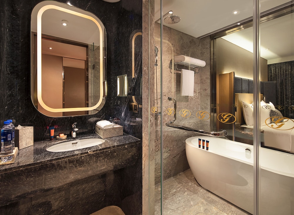 Grand Bay Hotel Zhuhai 47/50