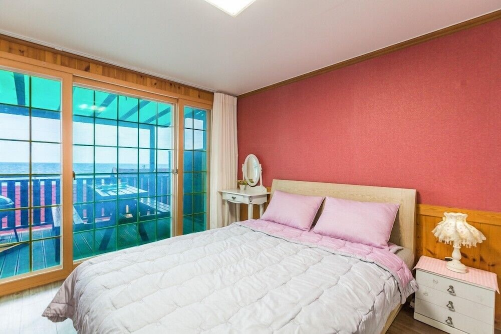 Yeongdeok Sora Pension 10/50
