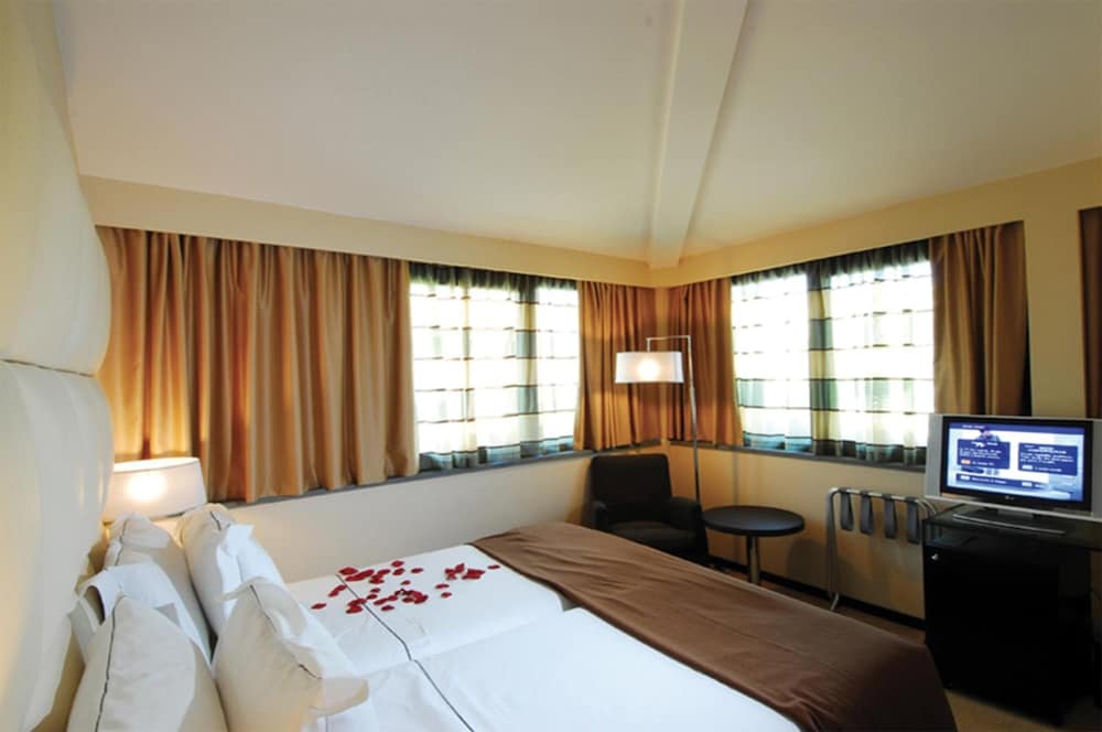 Hotel Cosmopolitan 17/42