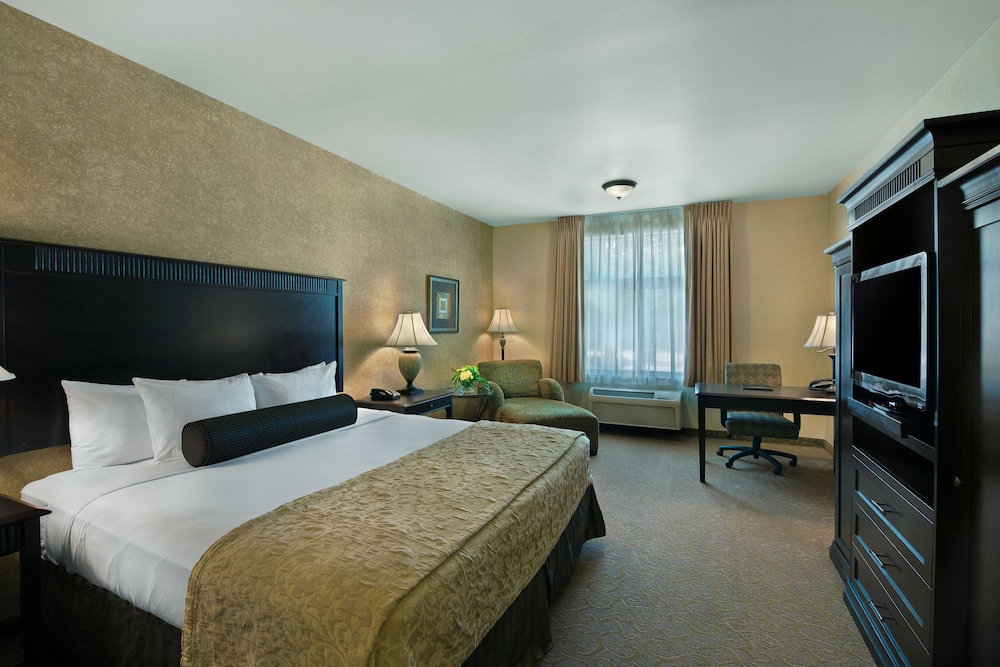 Oxford Suites Boise 8/39