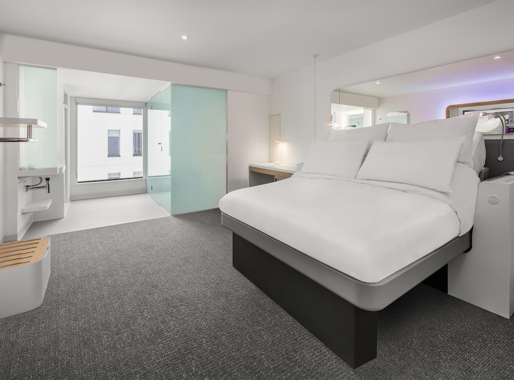 YOTEL Edinburgh, Select by Hilton 20/72