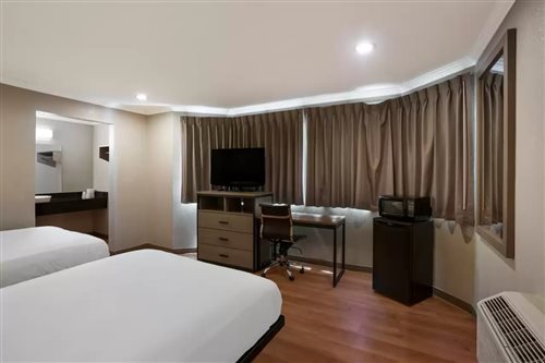 Room, 2 Queen Beds, Smoking