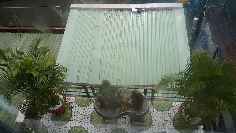 Tomorrow Hostel 4/40