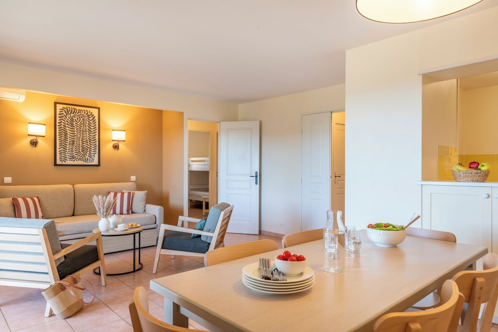 Pierre and Vacances Pont Royale En Provence Holiday Village 36/50