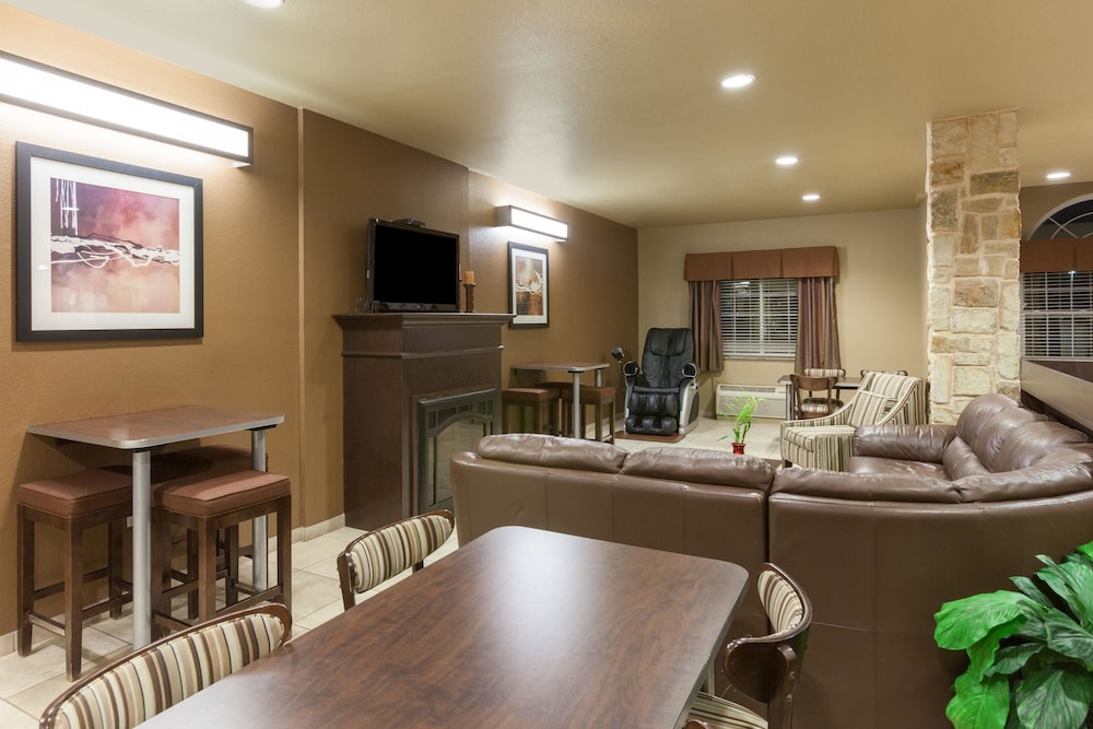 Microtel Inn & Suites by Wyndham Searcy 35/50
