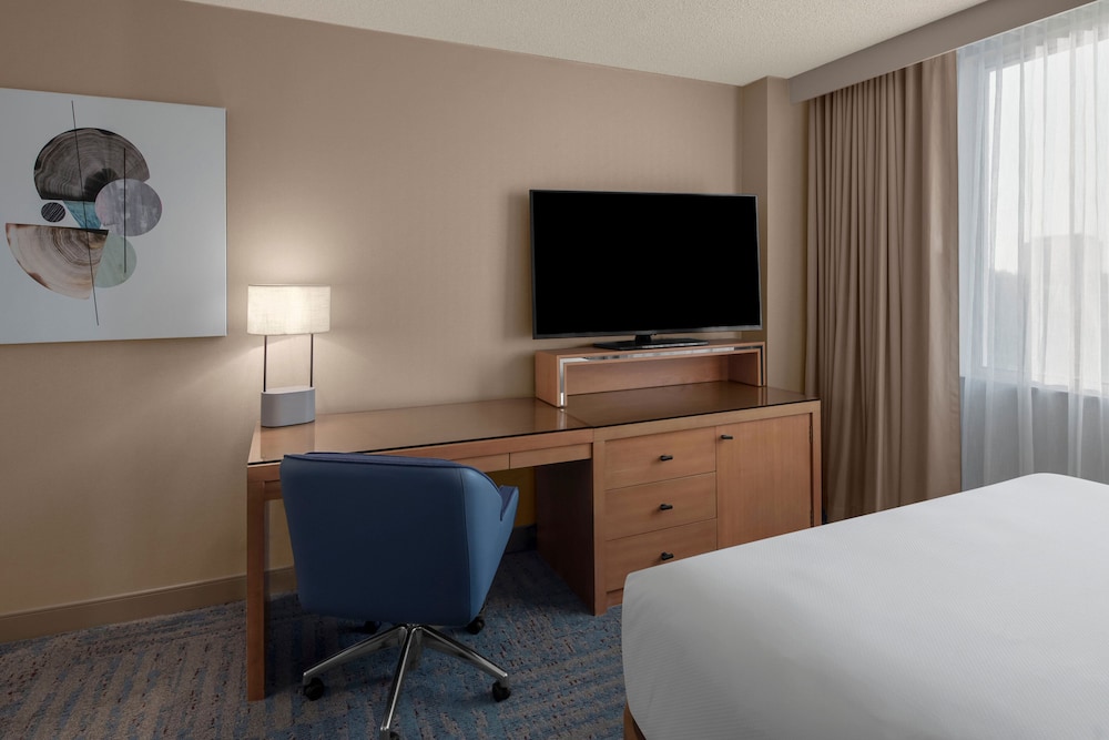 Delta Hotels Santa Clara Silicon Valley (ex Biltmore Hotel and Suites) 8/27