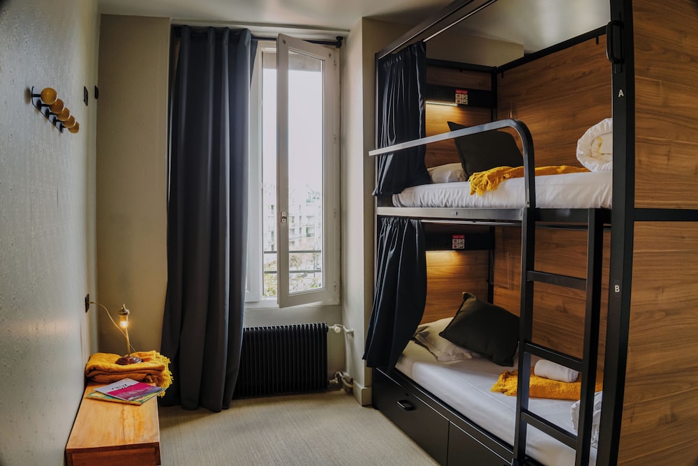 FEMALE DORM, FEMALE ONLY, CLASSIC