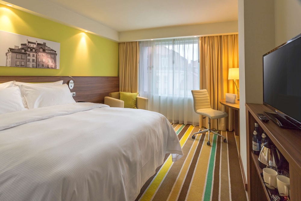 ROOM, QUEEN BED, ACCESSIBLE