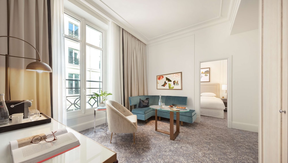 Hotel Du Louvre 46/69