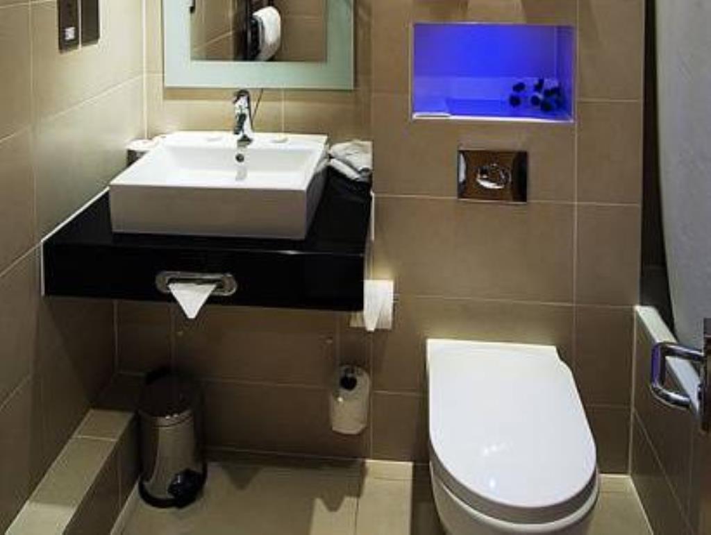 NOX HOTELS - Bayswater 19/20