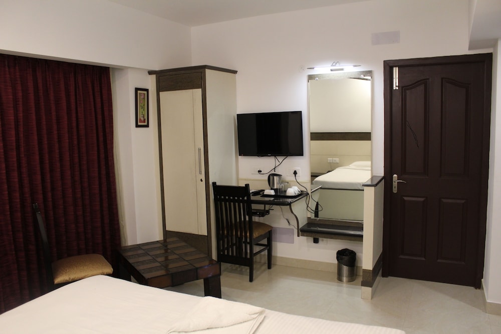 Hotel Karpagam International 26/29