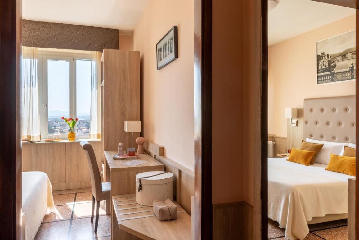 La Pace Hotel 96/122