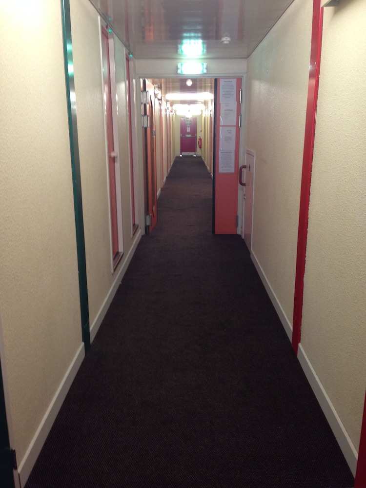 Metro Inns Falkirk 18/24