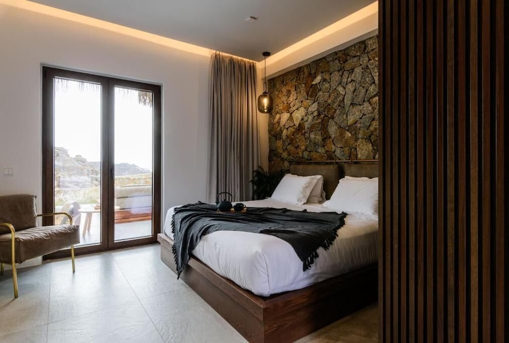 Charisma Hotel 17/50
