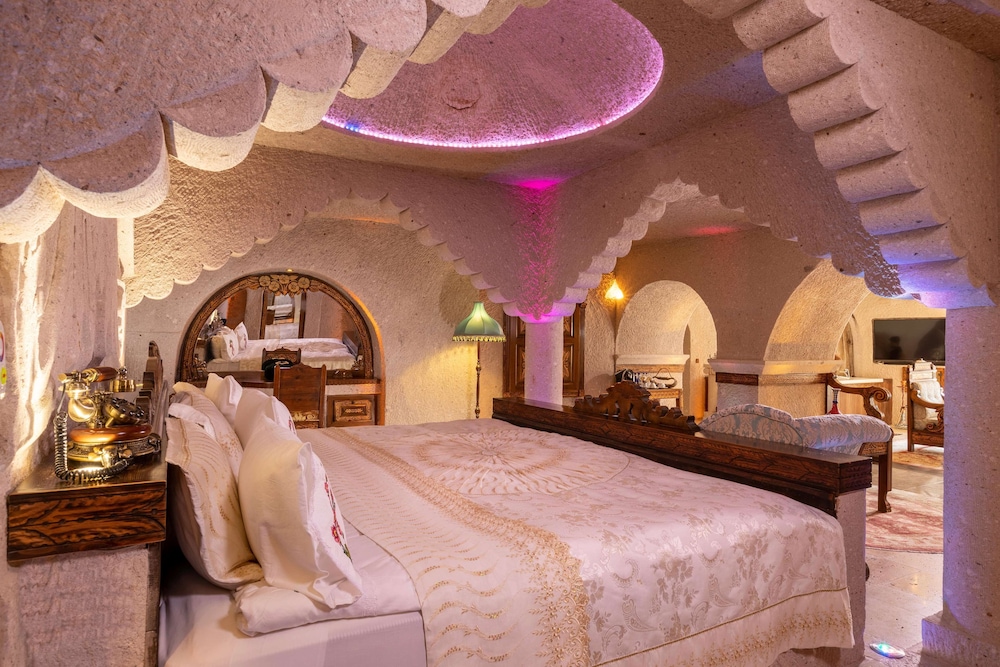 Suite, King Bed