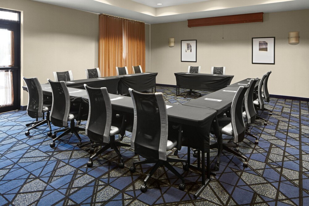 Courtyard by Marriott Winchester Medical Center 45/50