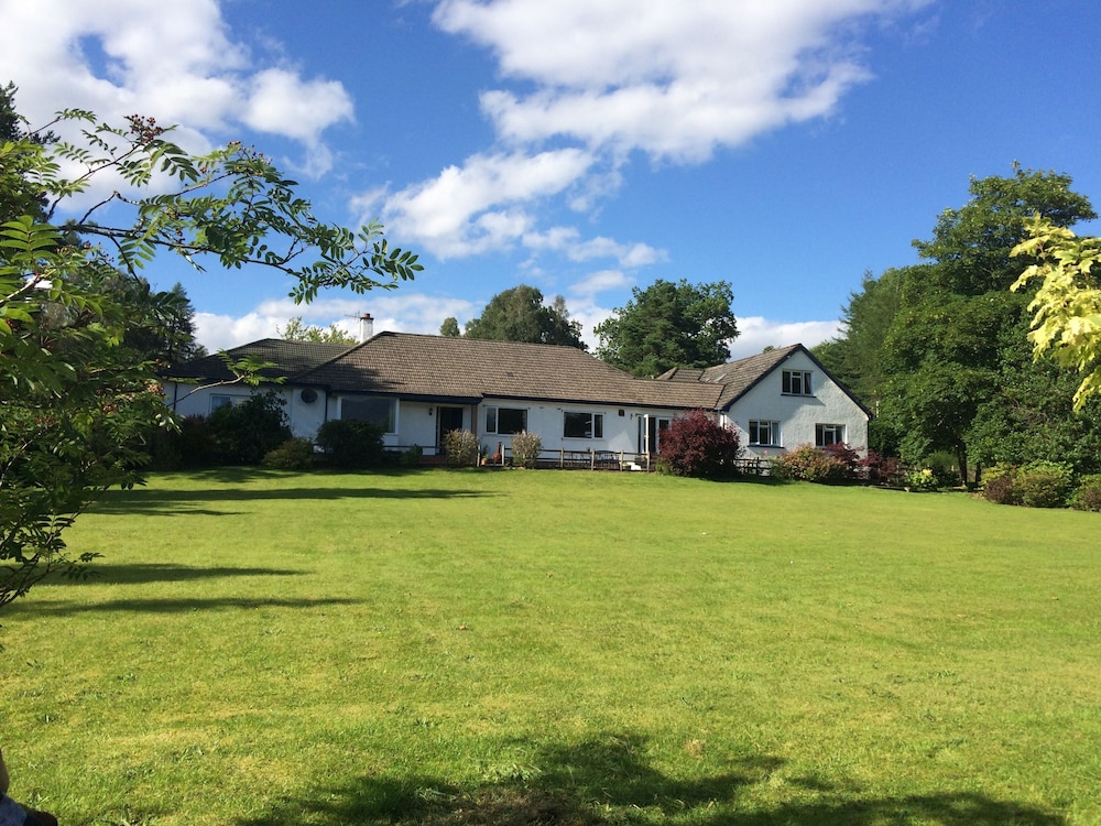 Coire Glas Guest House 25/28