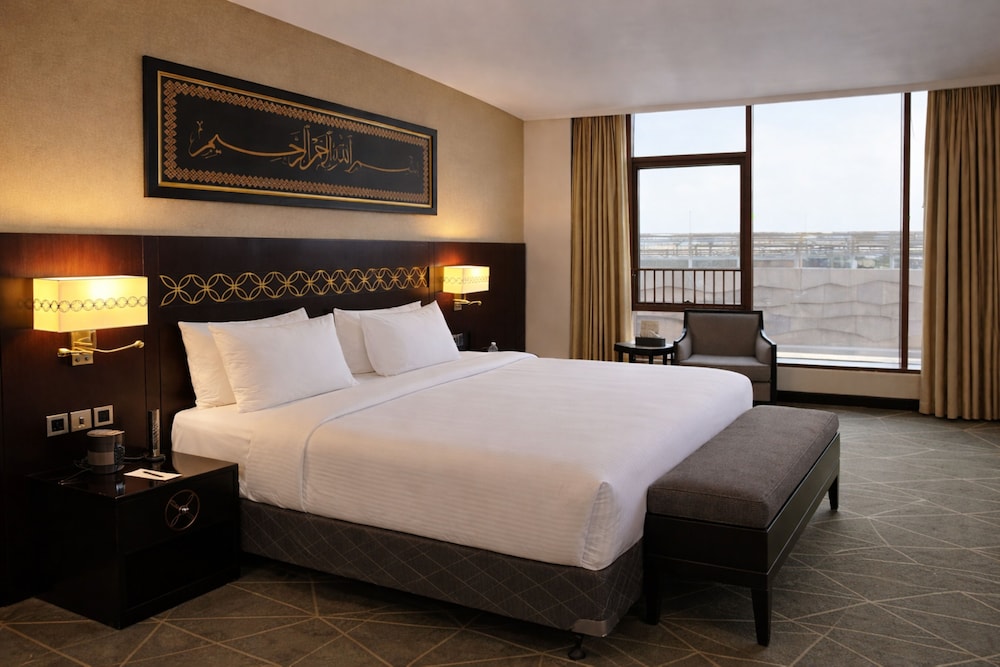 DELUXE, SUITE, KING BED, CITY VIEW