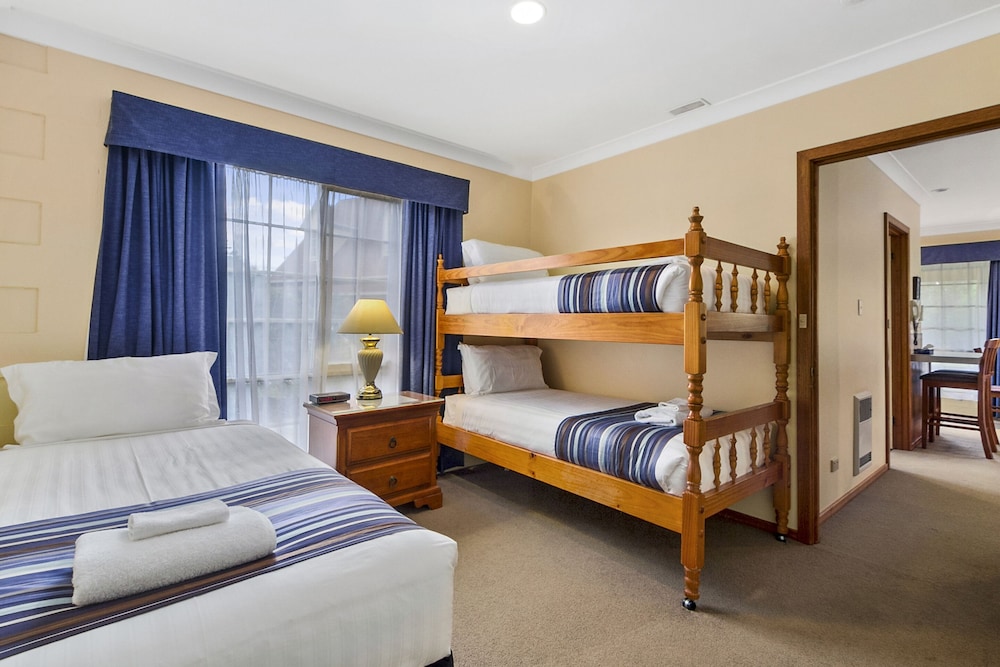 2 Bedrooms, Swan, Family, Cottage