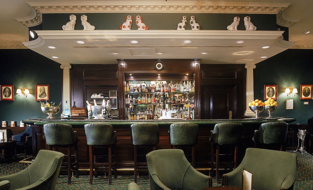 The Chesterfield Mayfair 4/84