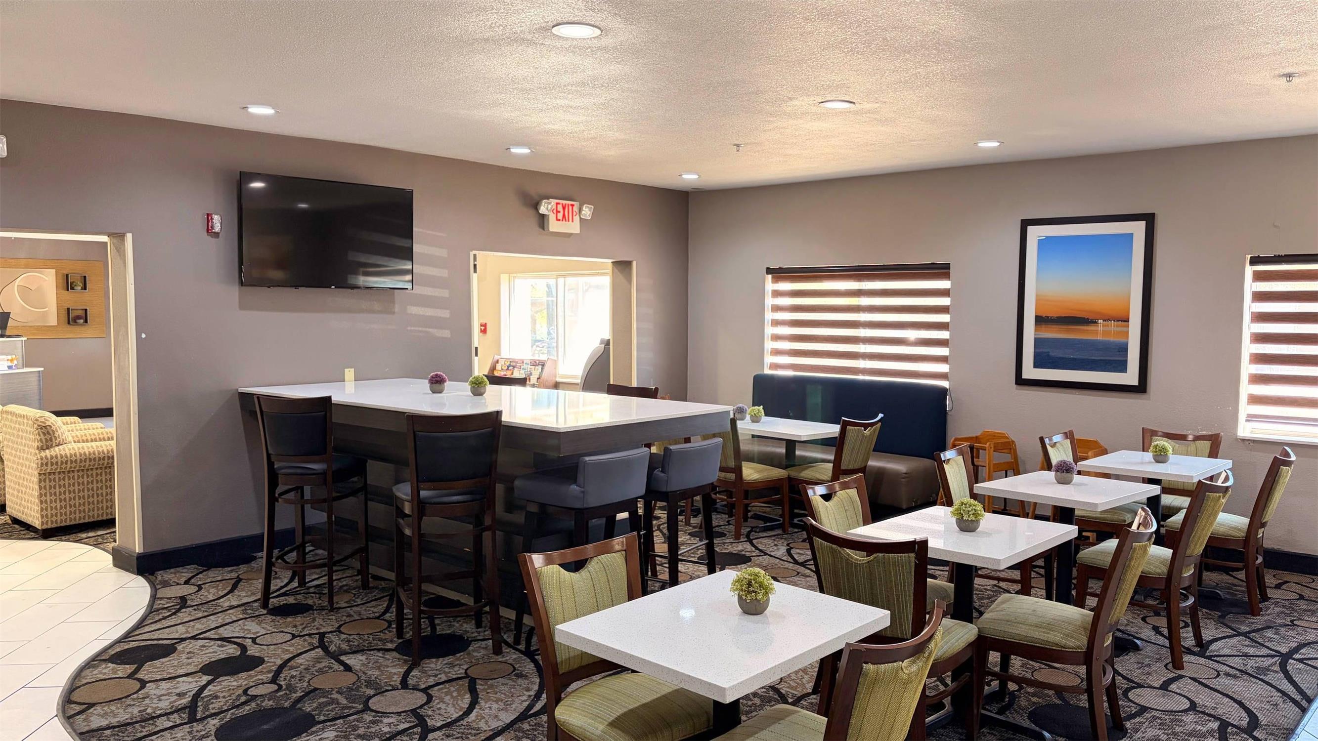 Comfort Suites Lewisville - Dallas 34/46