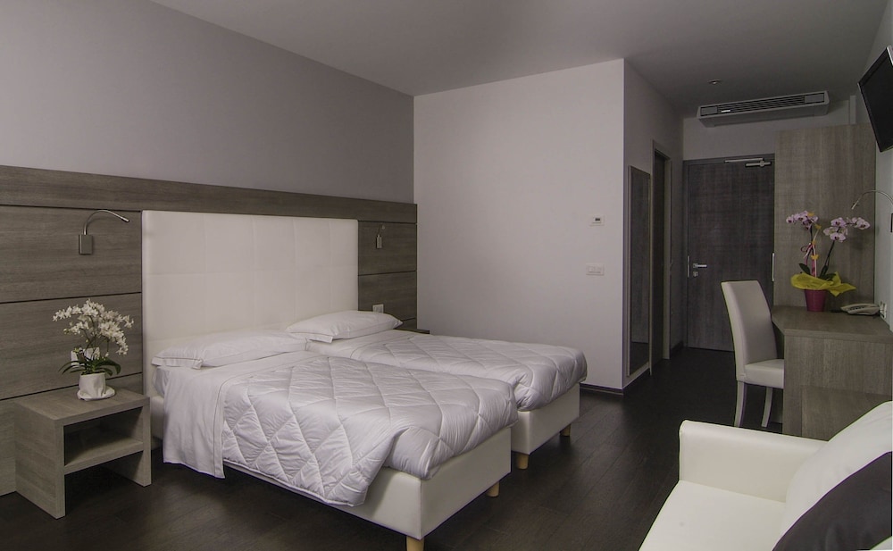 Albergo Gardesana 36/71