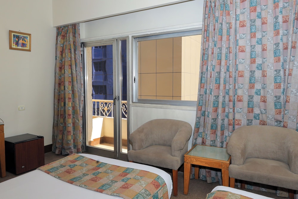 Hapi Hotel 47/68