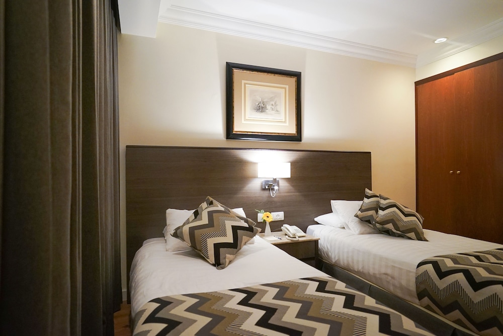 ECONOMY, TWIN BEDS