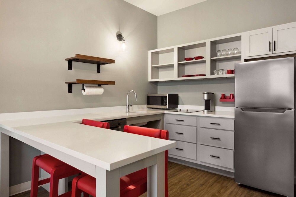 Hawthorn Extended Stay by Wyndham Mount Laurel / Moorestown 42/57