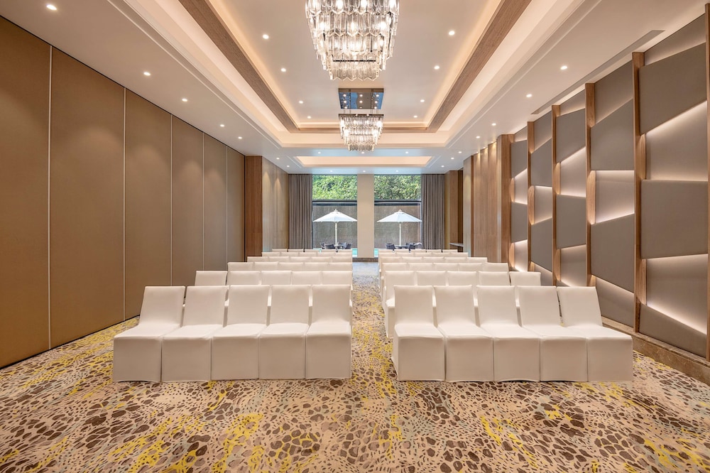 Radisson Mumbai Andheri MIDC 62/65