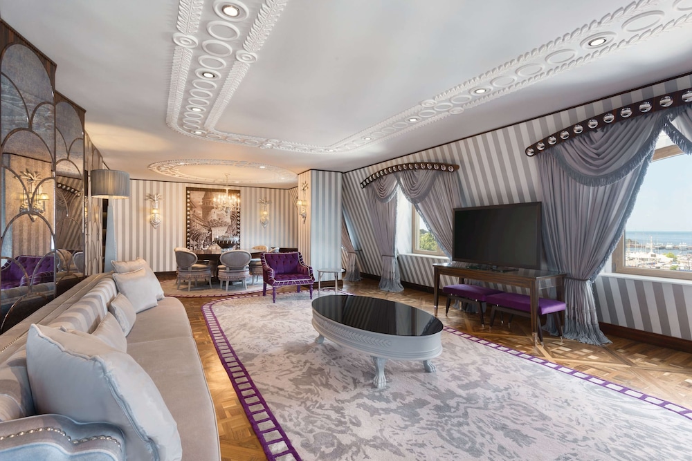 Wyndham Grand Istanbul Kalamis Marina 28/40