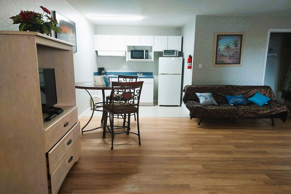 Studio Inn Suites 27/35