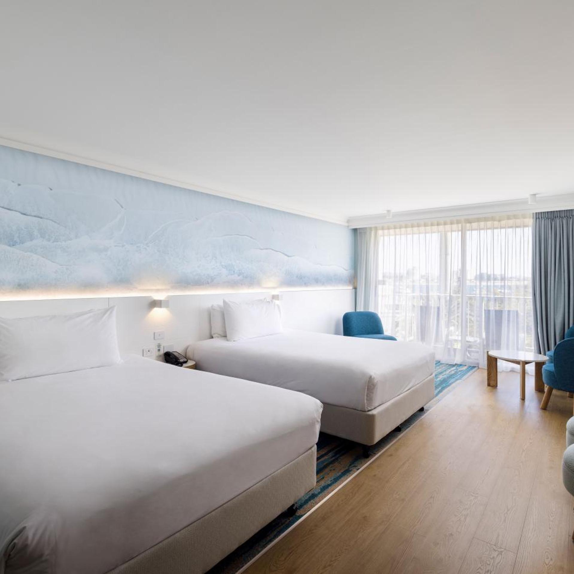 Coastal Double Room + Entry to 4 Theme Parks + Twin Pack of Wine
